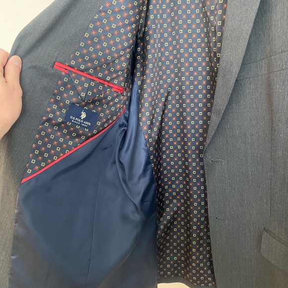 U.S. Polo Association Men's Rayon Blend Suit Blazer - 40R - Picture 4 of 9